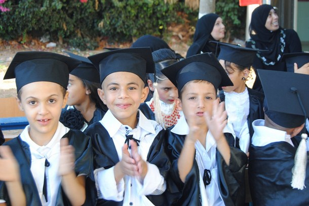 بالصور: بساتين الهدى في الرملة تحتفل بتخريج الفوج التاسع من طلابها 